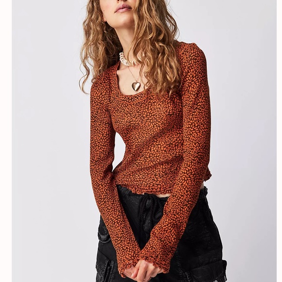 FREE PEOPLE GARNER FLORAL LONG SLEEVE TEE MEDIUM - Picture 3 of 5